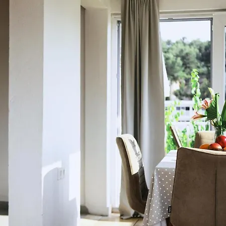 Fora - Hvar * חוואר