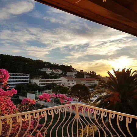 Fora - Hvar חוואר